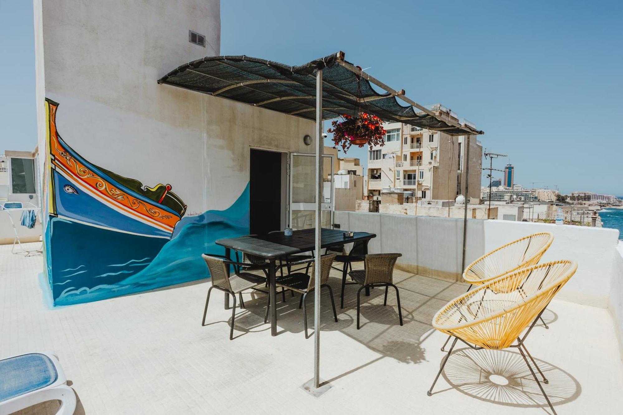 People & Places Sliema Exterior photo