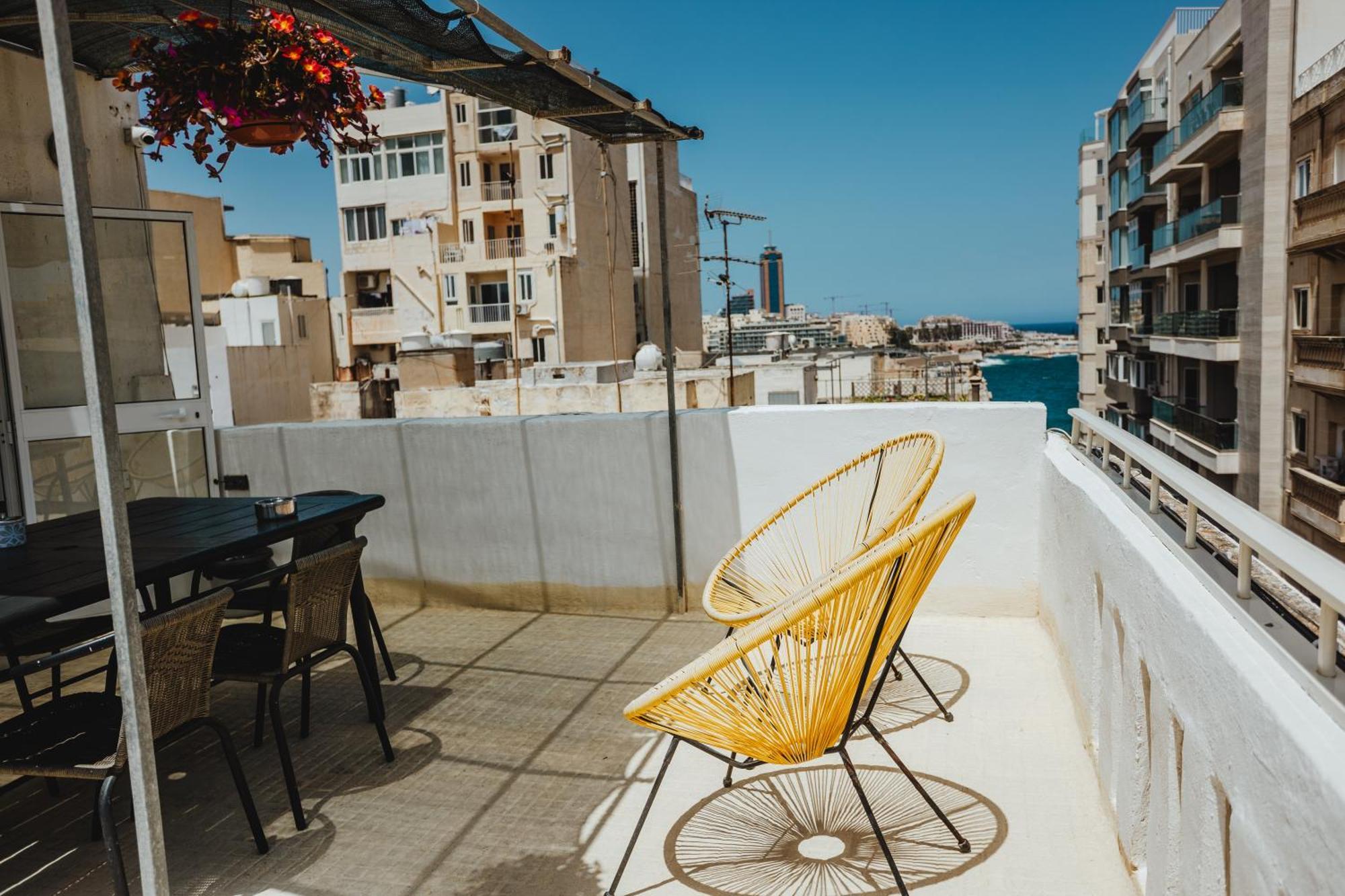 People & Places Sliema Exterior photo